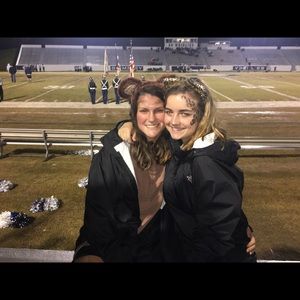 Meet your Posher, Laura